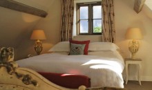 The Swan Inn Swinbrook Bedroom