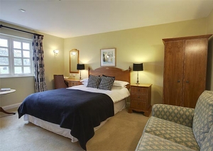 The-Cotswold-Plough-Bedroom-2