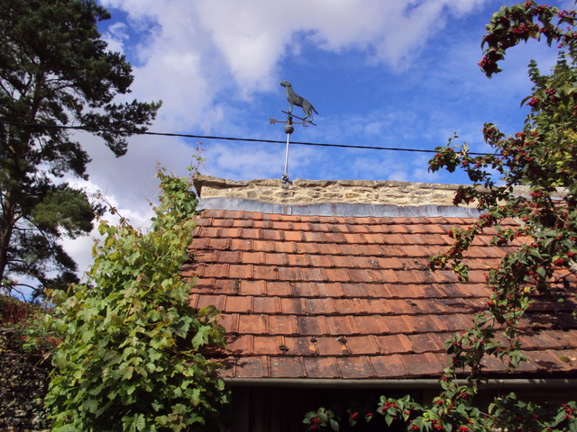 Yew Tree Cottage Weathervane - Cotswold Village Rooms